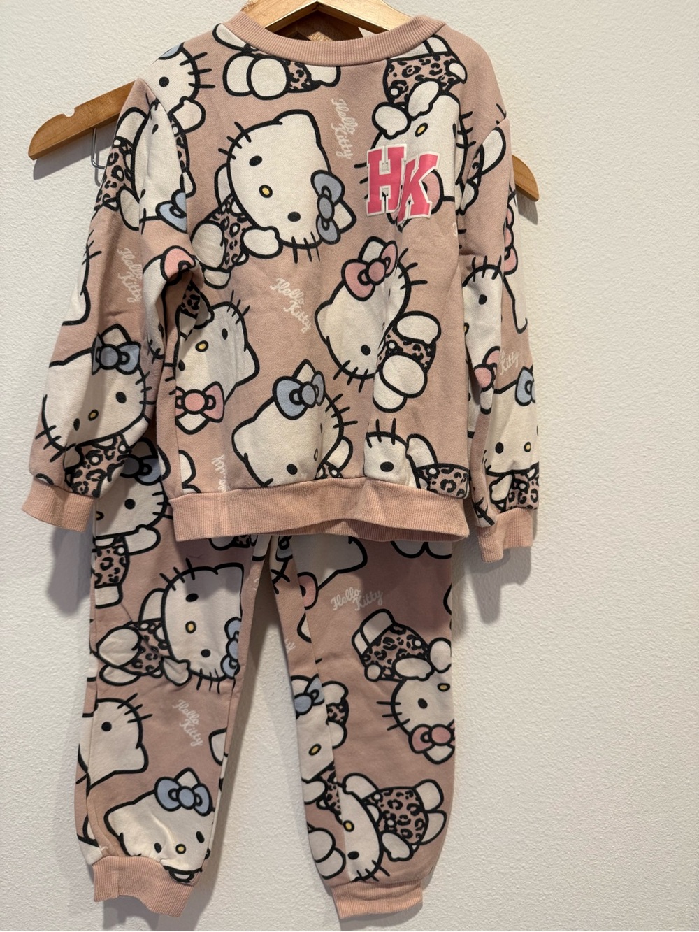 H&M Hello Kitty Kids Pink Sweat Set size 5/6